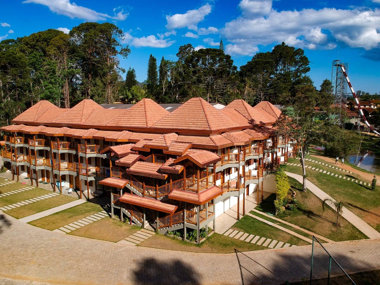 estadia com arquitetura bonita em campo